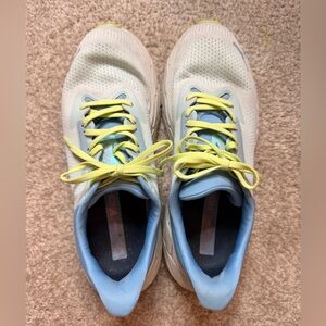 Women’s Hoka Arahi 7